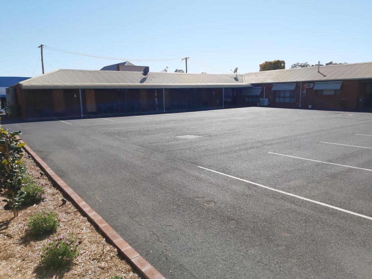 Country Mile Motor Inn フォーブス エクステリア 写真