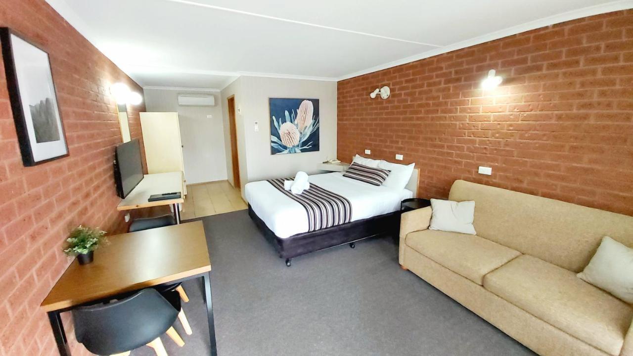 Country Mile Motor Inn フォーブス エクステリア 写真