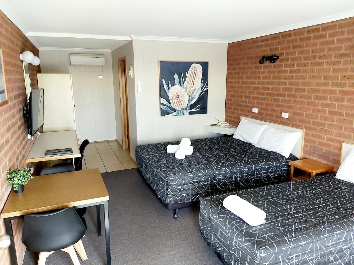 Country Mile Motor Inn フォーブス エクステリア 写真